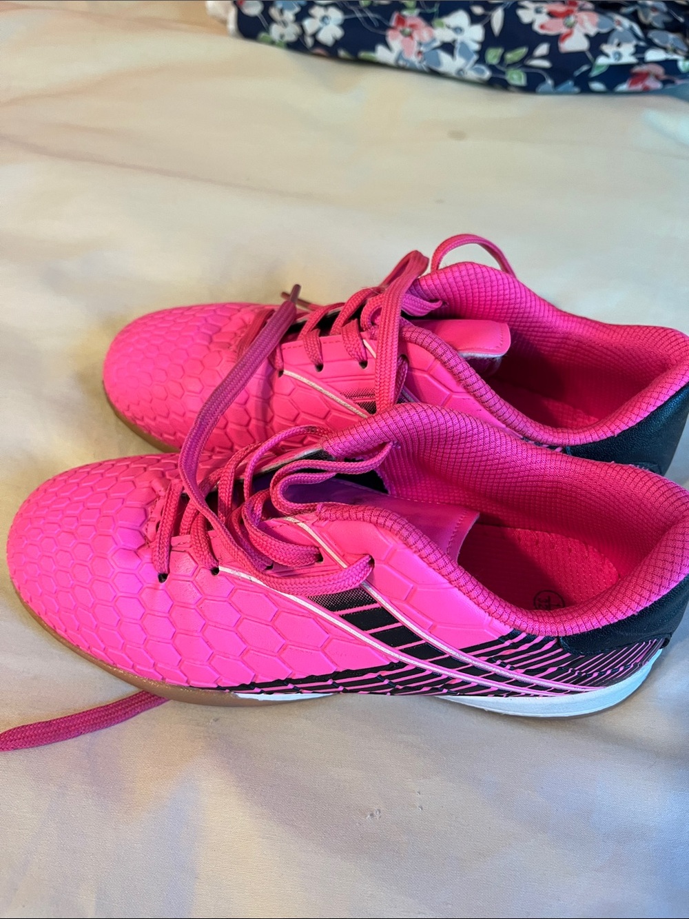 Girls indoor soccer shoes